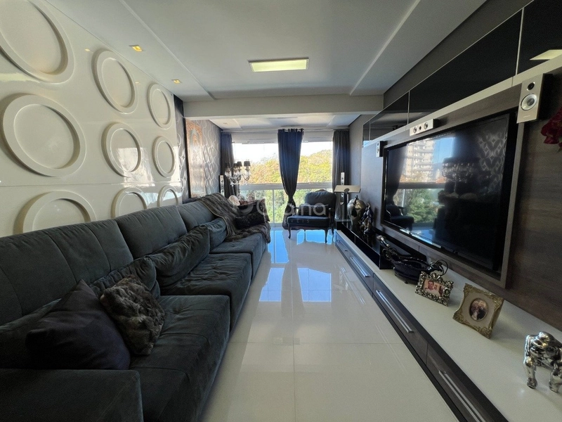 Apartamento com 3 suítes na Agronômica: 1ª foto da galeria de imagens do imóvel