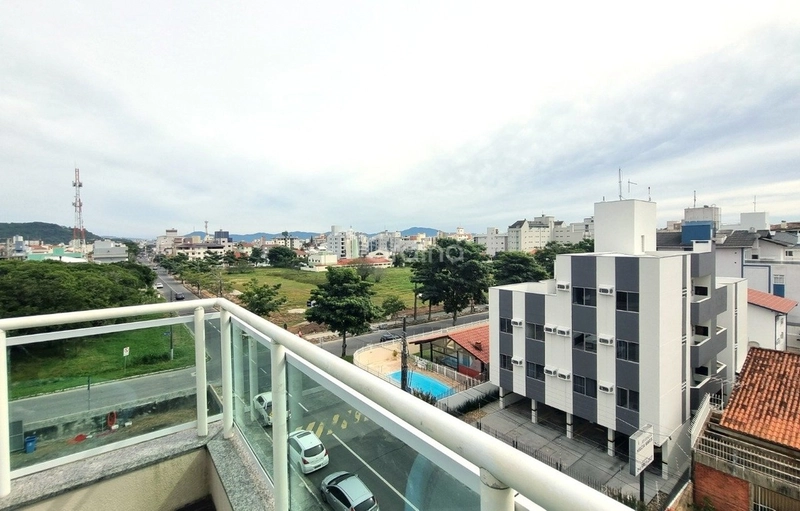 Cobertura com 3 dormitórios em Canasvieiras: 3ª foto da galeria de imagens do imóvel