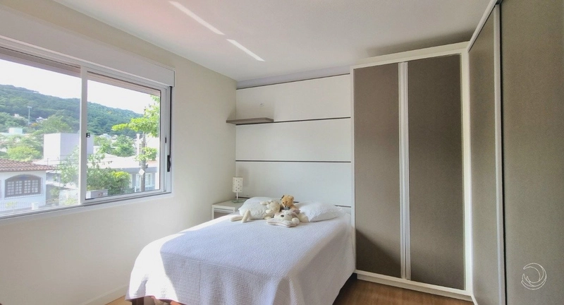 Casa com 4 dormitórios no Córrego Grande: 18ª foto da galeria de imagens do imóvel