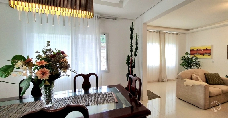 Casa com 4 dormitórios no Córrego Grande: 12ª foto da galeria de imagens do imóvel