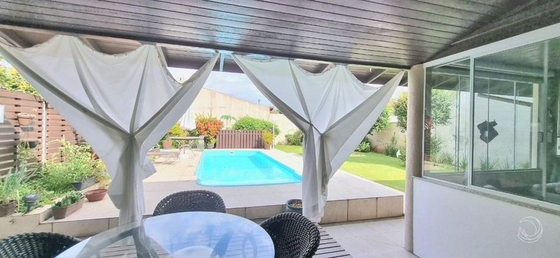 Casa com 4 dormitórios no Córrego Grande: 8ª foto da galeria de imagens do imóvel