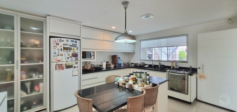 Casa com 4 dormitórios no Córrego Grande: 4ª foto da galeria de imagens do imóvel