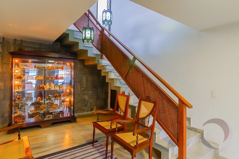 Casa com 4 dormitórios na Agronômica: 3ª foto da galeria de imagens do imóvel