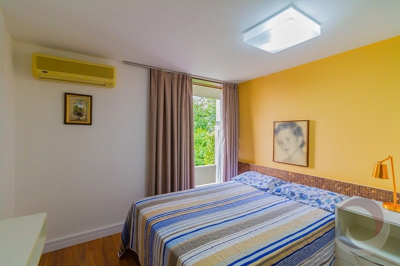 Casa com 4 dormitórios na Agronômica: 28ª foto da galeria de imagens do imóvel