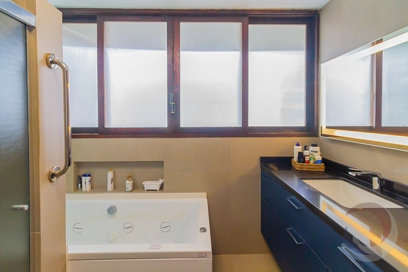 Casa com 4 dormitórios na Agronômica: 27ª foto da galeria de imagens do imóvel