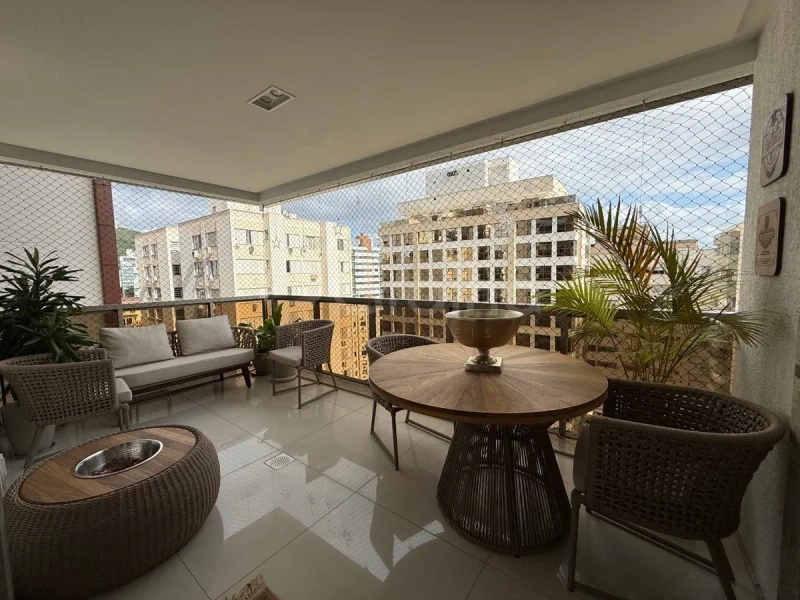 Apartamento no Centro andar alto com 2 suítes e 2 vagas de garagem.: 4ª foto da galeria de imagens do imóvel