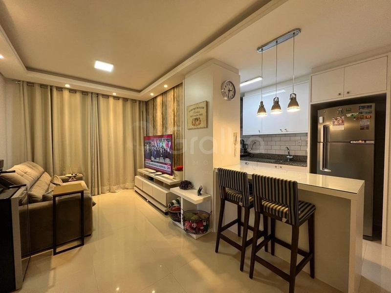 Apartamento com duas suítes na Agronômica, Florianópolis