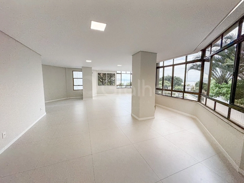 Apartamento com 3 suítes na Beira Mar, Florianóplis: 2ª foto da galeria de imagens do imóvel