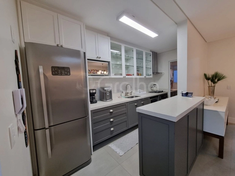 Apartamento com 3 suítes em Jurerê: 3ª foto da galeria de imagens do imóvel