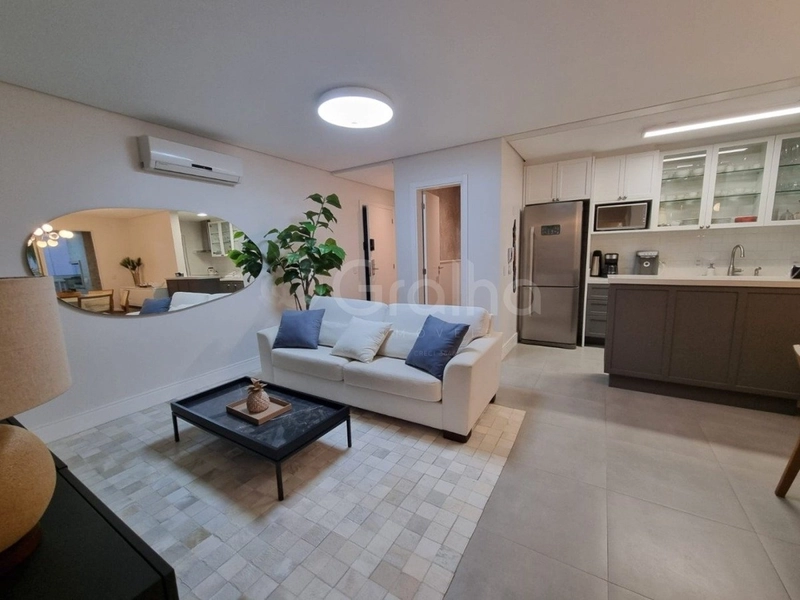 Apartamento com 3 suítes em Jurerê