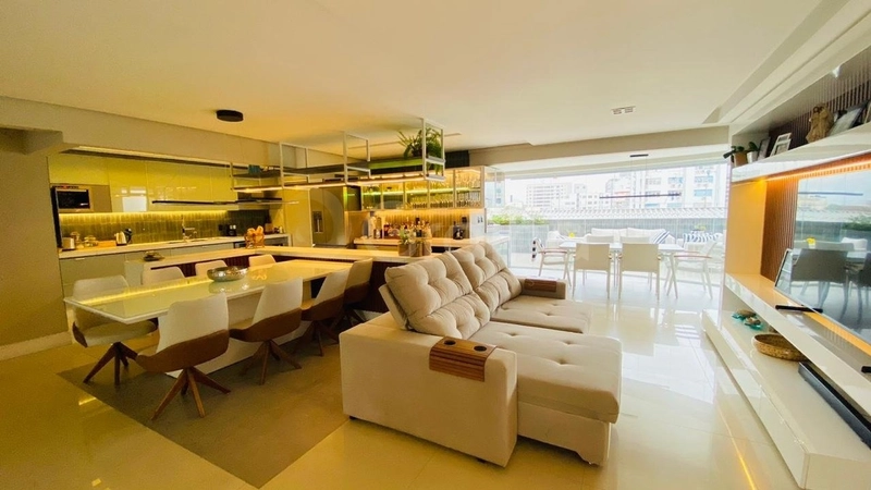 Apartamento com 3 suítes no bairro Estreito