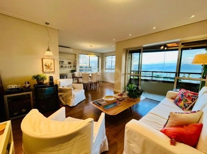 Apartamento com 3 dormitórios, sendo 1 suíte no Centro: 2ª foto da galeria de imagens do imóvel