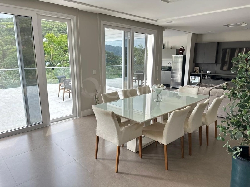 Casa residencial com 3 suítes no Córrego Grande: 3ª foto da galeria de imagens do imóvel