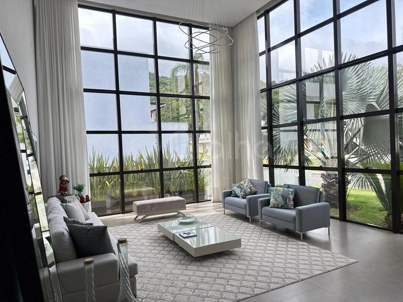 Casa residencial com 3 suítes no Córrego Grande: 1ª foto da galeria de imagens do imóvel