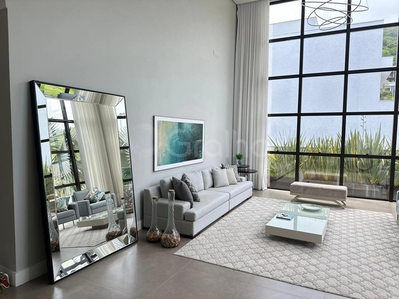 Casa residencial com 3 suítes no Córrego Grande: 2ª foto da galeria de imagens do imóvel