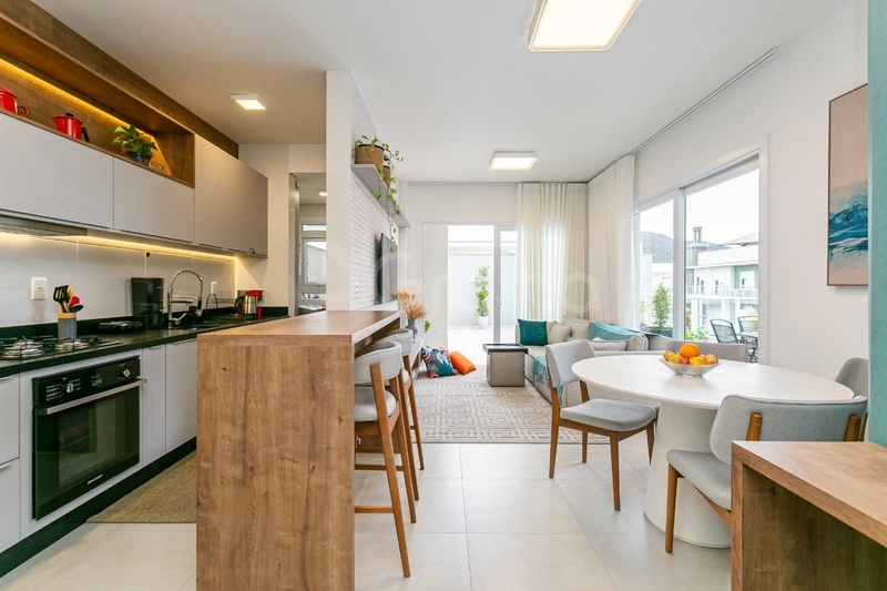 Apartamento com 3 dormitórios, sendo 1 suíte, no Campeche: 1ª foto da galeria de imagens do imóvel