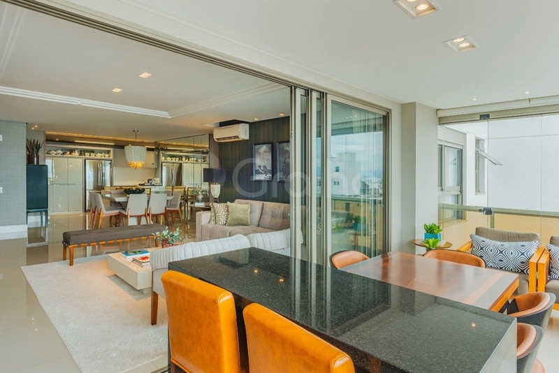 Apartamento com 4 suítes no Centro: 13ª foto da galeria de imagens do imóvel
