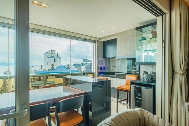 Apartamento com 4 suítes no Centro: 8ª foto da galeria de imagens do imóvel
