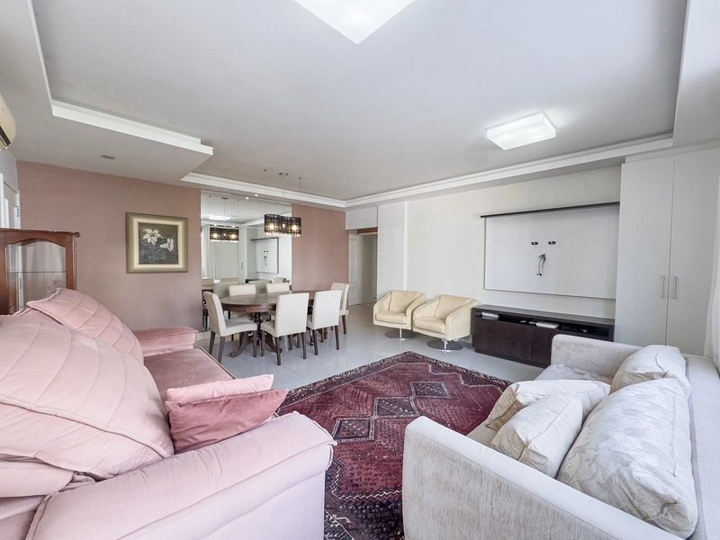 Apartamento com 3 dormitórios, sendo 2 suítes, no Centro: 3ª foto da galeria de imagens do imóvel