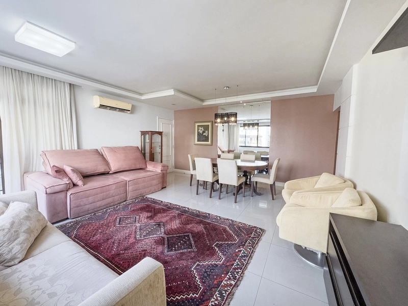 Apartamento com 3 dormitórios, sendo 2 suítes, no Centro: 1ª foto da galeria de imagens do imóvel