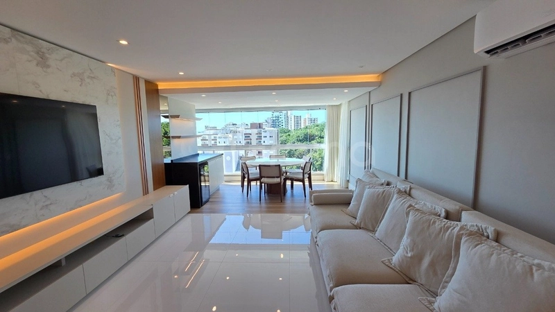 Apartamento com 3 suítes na Agronômica: 1ª foto da galeria de imagens do imóvel