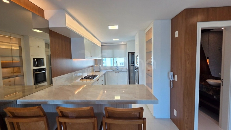 Apartamento com 3 suítes na Agronômica: 7ª foto da galeria de imagens do imóvel