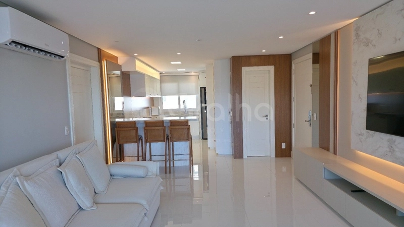 Apartamento com 3 suítes na Agronômica: 2ª foto da galeria de imagens do imóvel