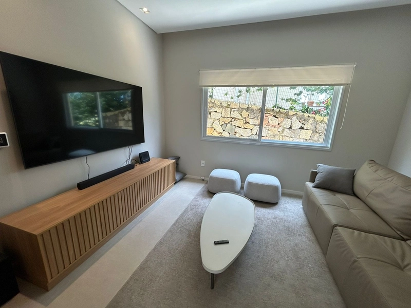 Casa residencial com 4 suítes na Praia Brava: 5ª foto da galeria de imagens do imóvel