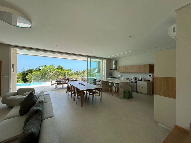 Casa residencial com 4 suítes na Praia Brava: 4ª foto da galeria de imagens do imóvel