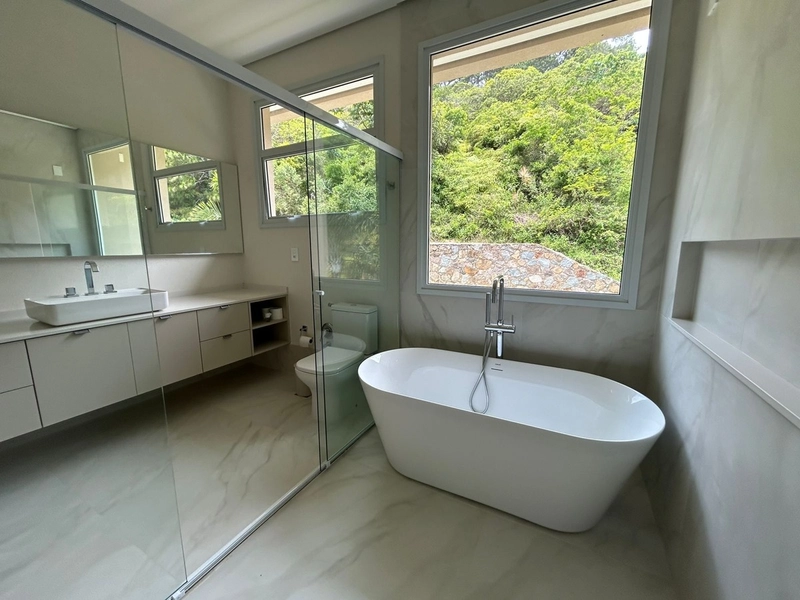 Casa residencial com 4 suítes na Praia Brava: 11ª foto da galeria de imagens do imóvel