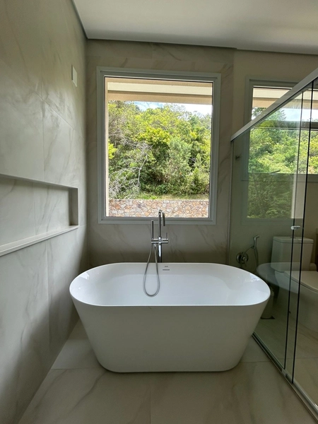 Casa residencial com 4 suítes na Praia Brava: 12ª foto da galeria de imagens do imóvel