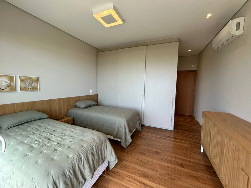 Casa residencial com 4 suítes na Praia Brava: 8ª foto da galeria de imagens do imóvel