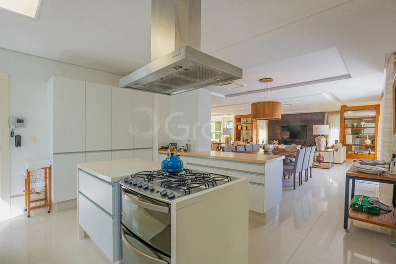Casa com 6 dormitórios, sendo 5 suítes, em Jurerê Internacional: 14ª foto da galeria de imagens do imóvel