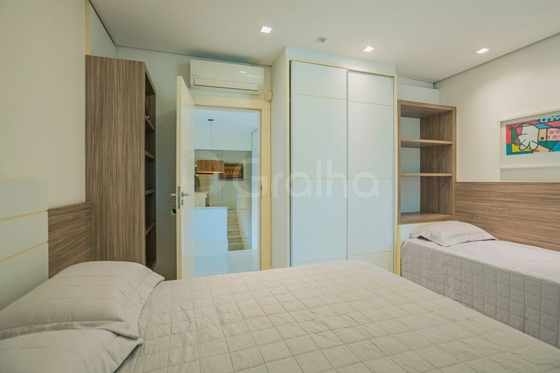 Casa com 6 dormitórios, sendo 5 suítes, em Jurerê Internacional: 28ª foto da galeria de imagens do imóvel