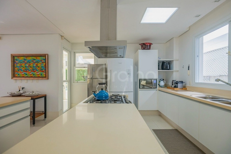 Casa com 6 dormitórios, sendo 5 suítes, em Jurerê Internacional: 13ª foto da galeria de imagens do imóvel