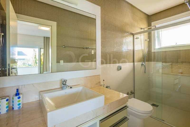 Casa com 6 dormitórios, sendo 5 suítes, em Jurerê Internacional: 37ª foto da galeria de imagens do imóvel