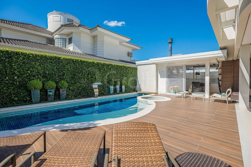 Casa com 6 dormitórios, sendo 5 suítes, em Jurerê Internacional: 42ª foto da galeria de imagens do imóvel