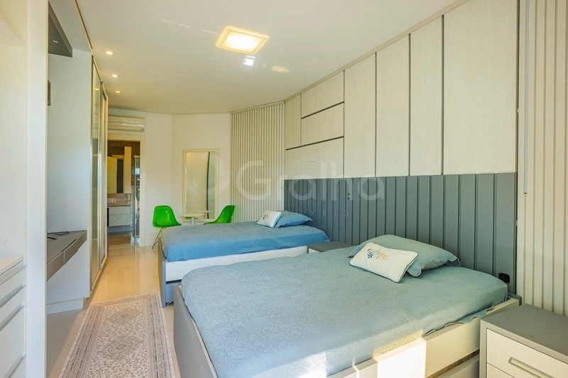 Casa com 6 dormitórios, sendo 5 suítes, em Jurerê Internacional: 34ª foto da galeria de imagens do imóvel