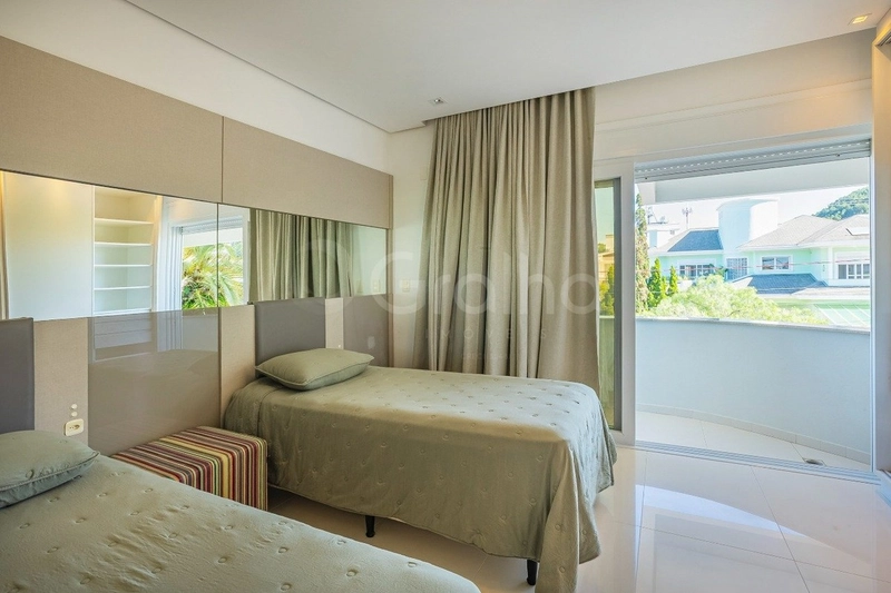 Casa com 6 dormitórios, sendo 5 suítes, em Jurerê Internacional: 35ª foto da galeria de imagens do imóvel