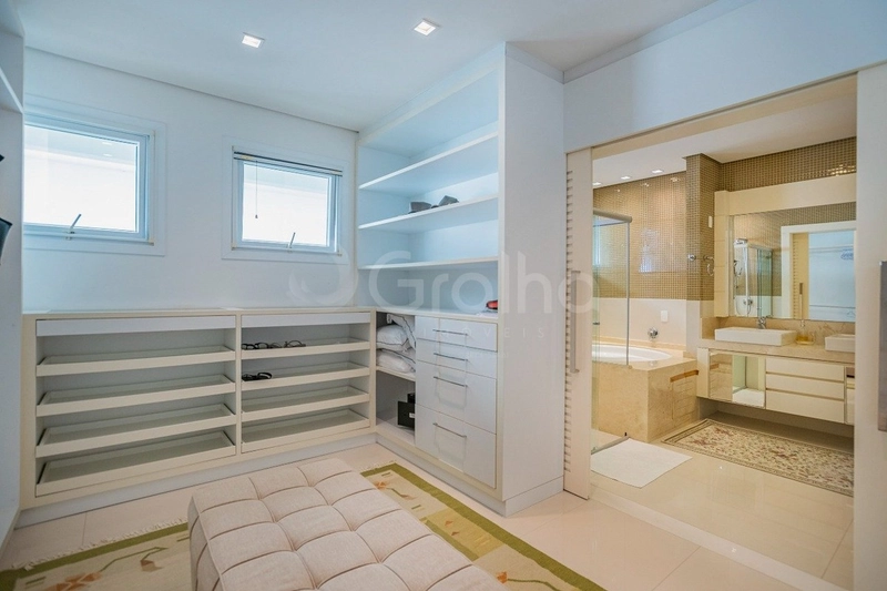 Casa com 6 dormitórios, sendo 5 suítes, em Jurerê Internacional: 19ª foto da galeria de imagens do imóvel