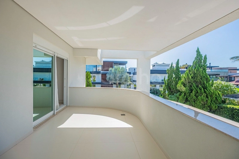 Casa com 6 dormitórios, sendo 5 suítes, em Jurerê Internacional: 10ª foto da galeria de imagens do imóvel