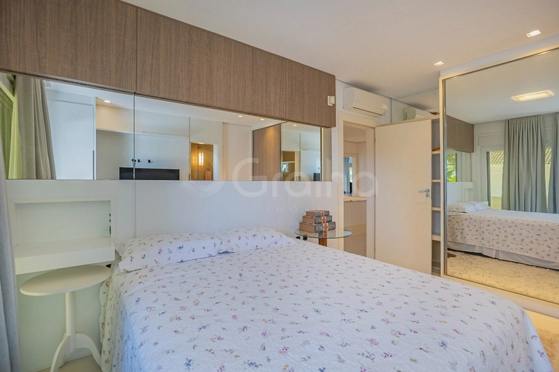 Casa com 6 dormitórios, sendo 5 suítes, em Jurerê Internacional: 23ª foto da galeria de imagens do imóvel