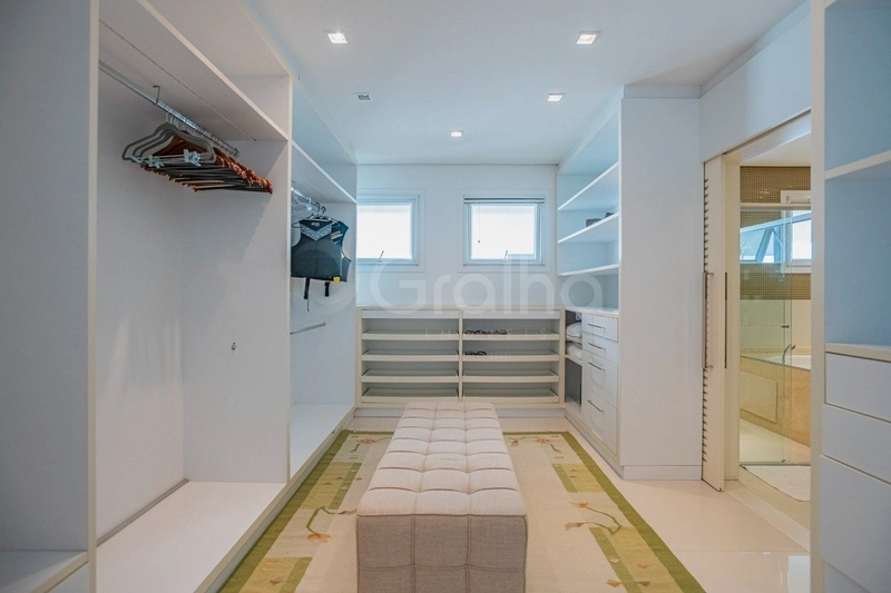 Casa com 6 dormitórios, sendo 5 suítes, em Jurerê Internacional: 18ª foto da galeria de imagens do imóvel