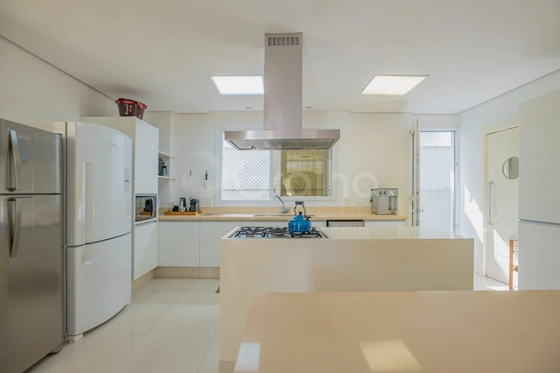 Casa com 6 dormitórios, sendo 5 suítes, em Jurerê Internacional: 12ª foto da galeria de imagens do imóvel