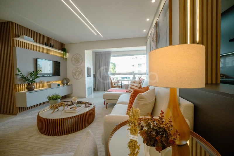 Apartamento com 3 dormitórios, sendo 2 suítes, em Jurerê: 1ª foto da galeria de imagens do imóvel