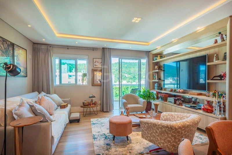 Cobertura com 2 dormitórios, sendo 1 suíte, no Córrego Grande: 2ª foto da galeria de imagens do imóvel