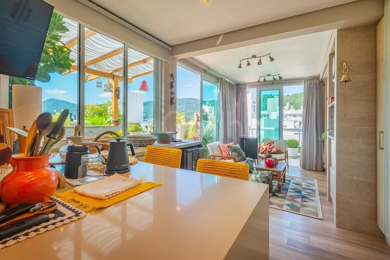 Cobertura com 2 dormitórios, sendo 1 suíte, no Córrego Grande: 6ª foto da galeria de imagens do imóvel