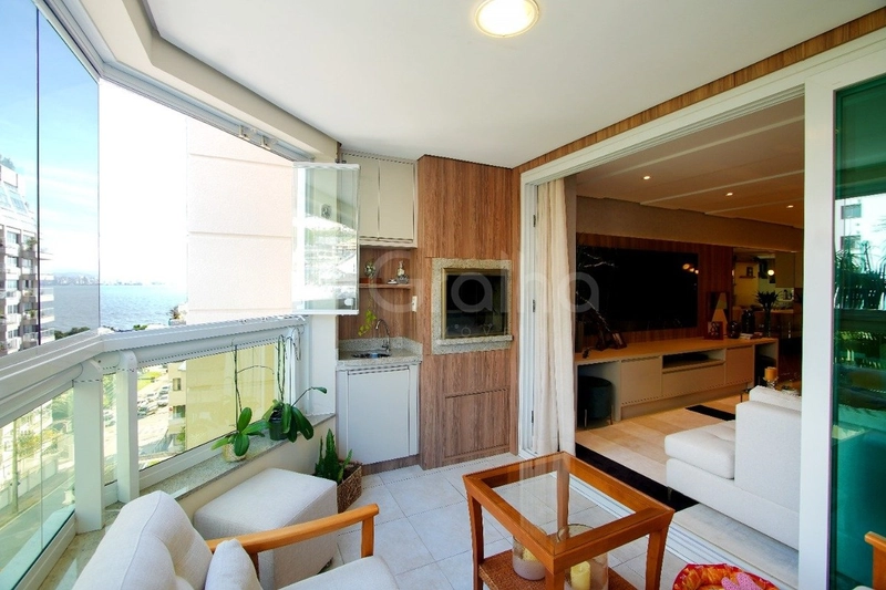 Apartamento com 3 suítes na Agronômica: 9ª foto da galeria de imagens do imóvel