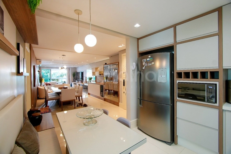 Apartamento com 3 suítes na Agronômica: 12ª foto da galeria de imagens do imóvel