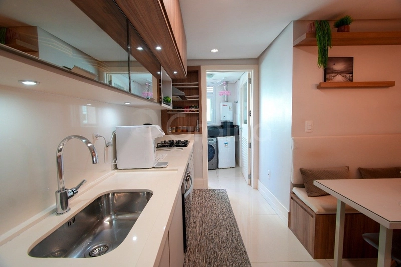 Apartamento com 3 suítes na Agronômica: 13ª foto da galeria de imagens do imóvel